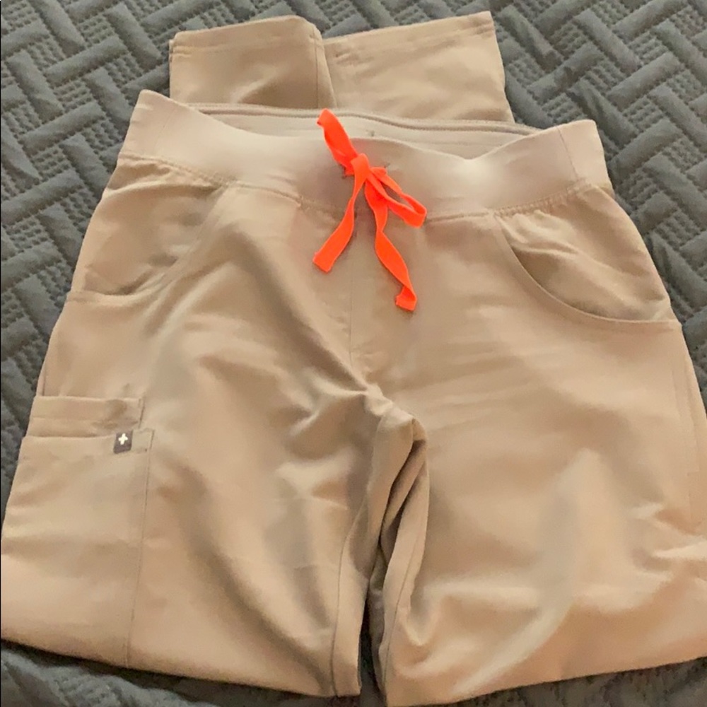 Figs Kade Cargo Scrub Pants- Boulder